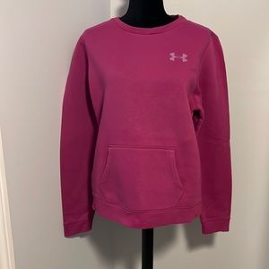 Woman’s crew neck sweatshirt with pocket